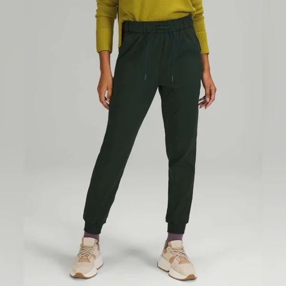 Lululemon Stretch Luxtreme High-Rise Jogger, size 14, Rainforest Green - Picture 1 of 9